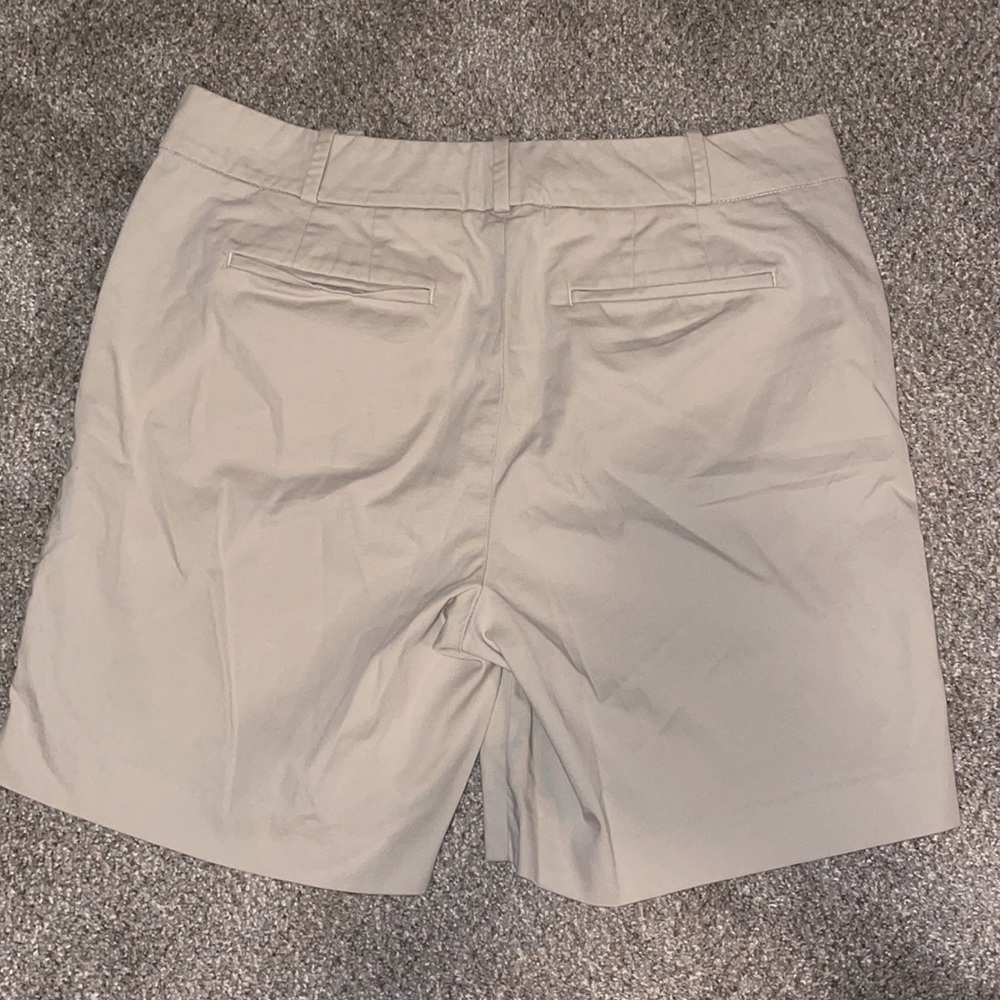Women’s Talbots Khaki Shorts 6 - Picture 2 of 4